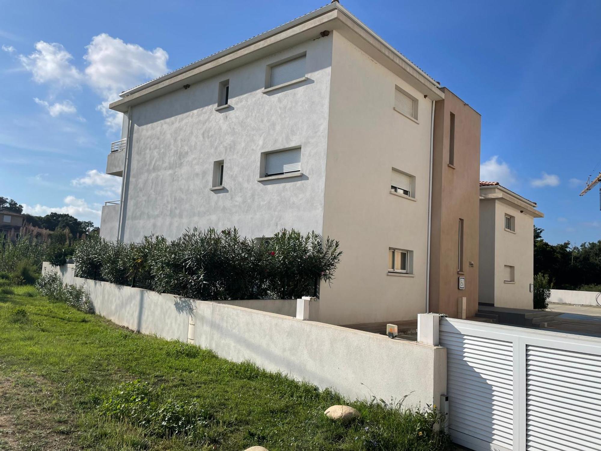 Charmant 2 Piece Tout Equipe Climatise Sainte-Lucie de Porto-Vecchio Dış mekan fotoğraf